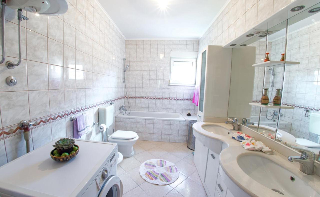Apartment Italy - Promenade Мостар Экстерьер фото
